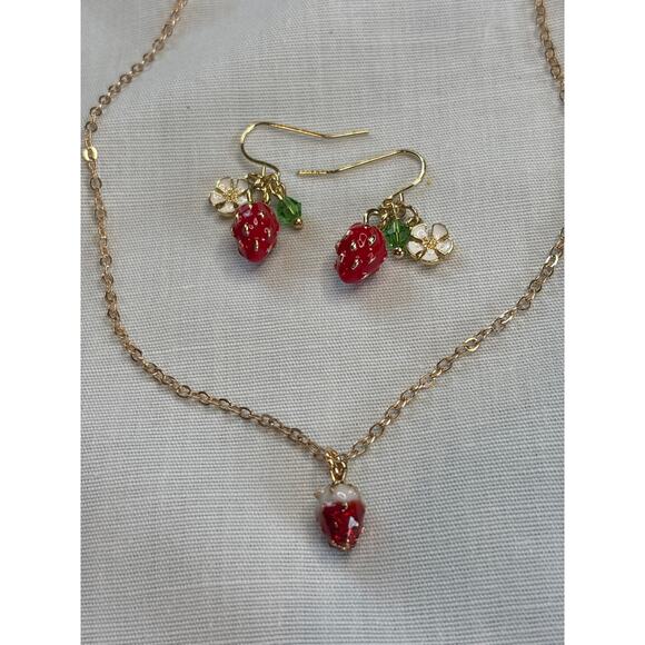 Sweet  Strawberry Fruit Alloy Stoving Varnish Glass Earrings & Necklace Set NWT - Picture 9 of 10